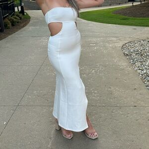 Beginning Boutique Sylvie White Strapless Maxi dress Sz US 4